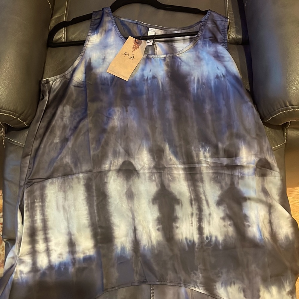 An Amy Top Elegant XL casual with pockets